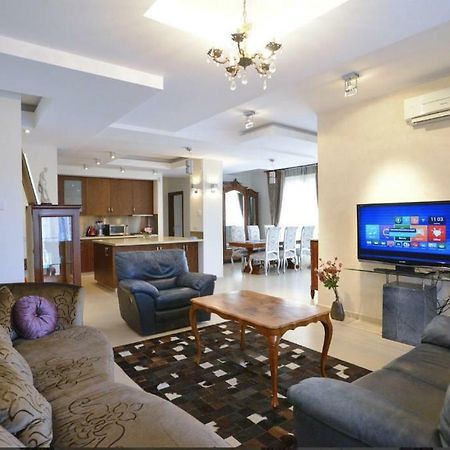 Huge Penthouse With Private Pool Apartamento Pafos Exterior foto
