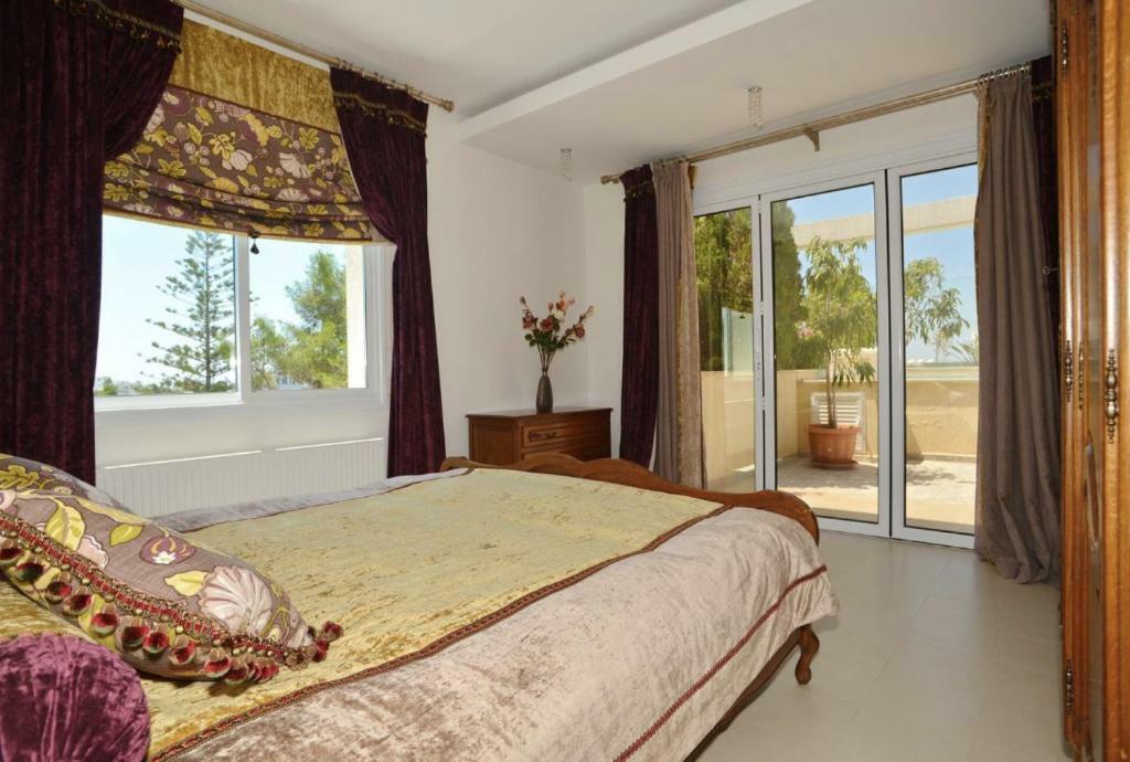 Huge Penthouse With Private Pool Apartamento Pafos Exterior foto